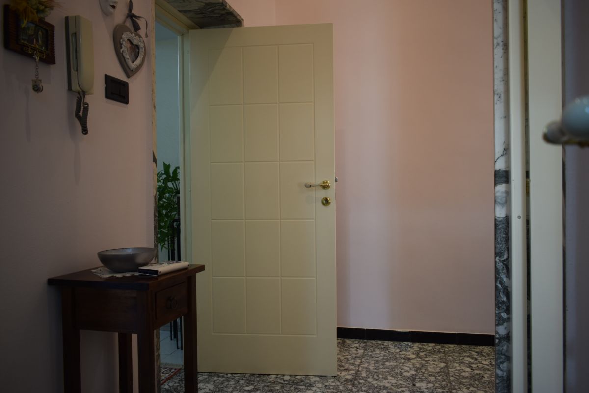 Casa indipendente di  3 vani /135 mq  a Bitetto (zona Posta/Mercato)