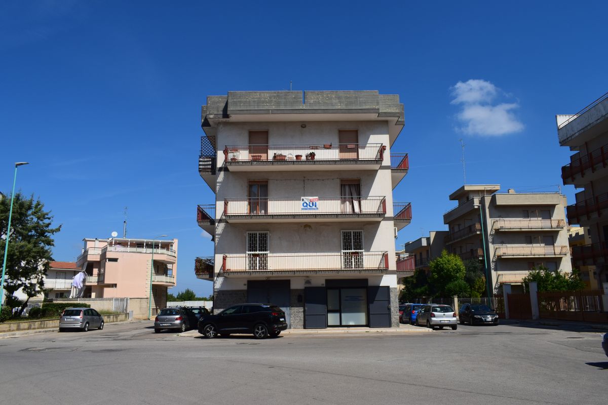 Appartamento di  3 vani /115 mq  a Bitetto (zona Posta/Mercato)