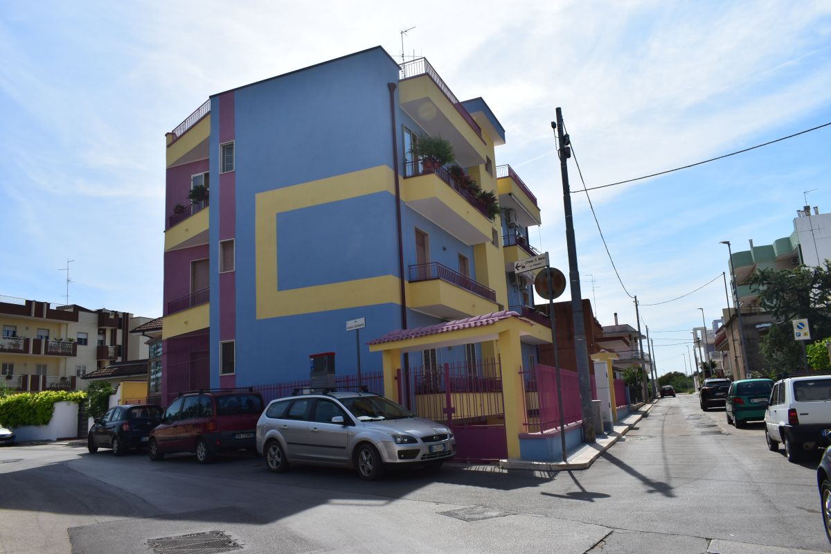 Appartamento di  3 vani /90 mq  a Bitetto (zona Zona Via Beato)