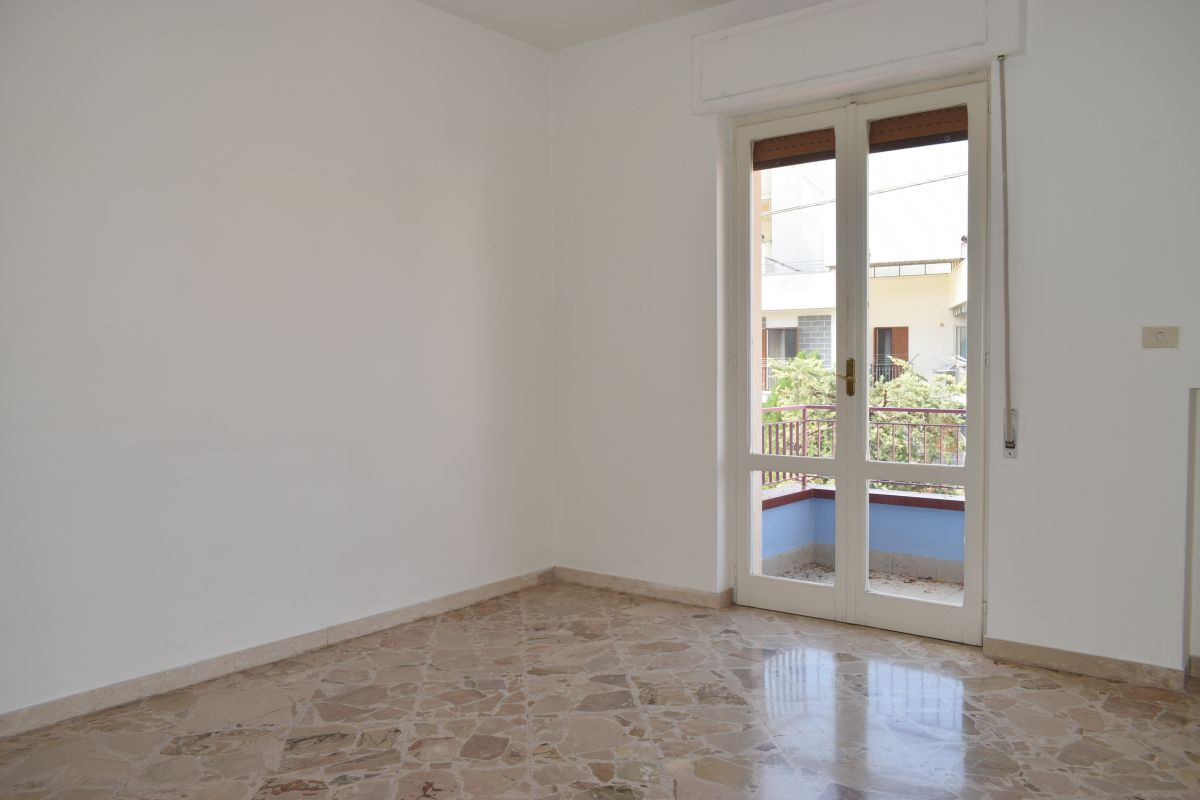 Appartamento di  3 vani /90 mq  a Bitetto (zona Zona Via Beato)