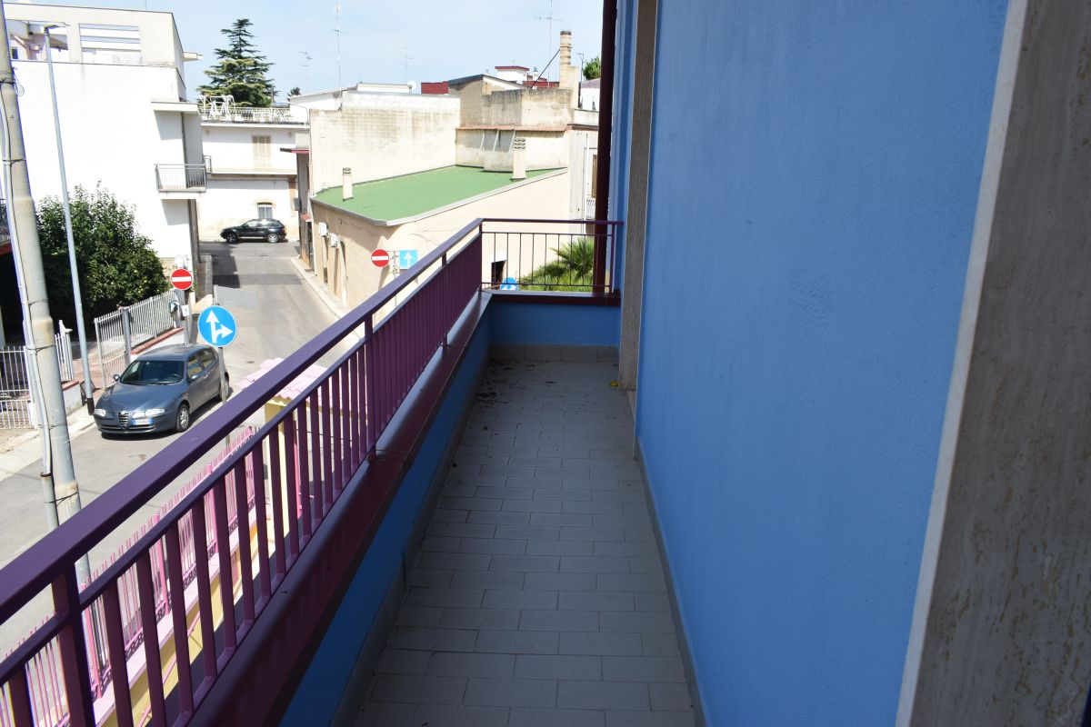 Appartamento di  3 vani /90 mq  a Bitetto (zona Zona Via Beato)