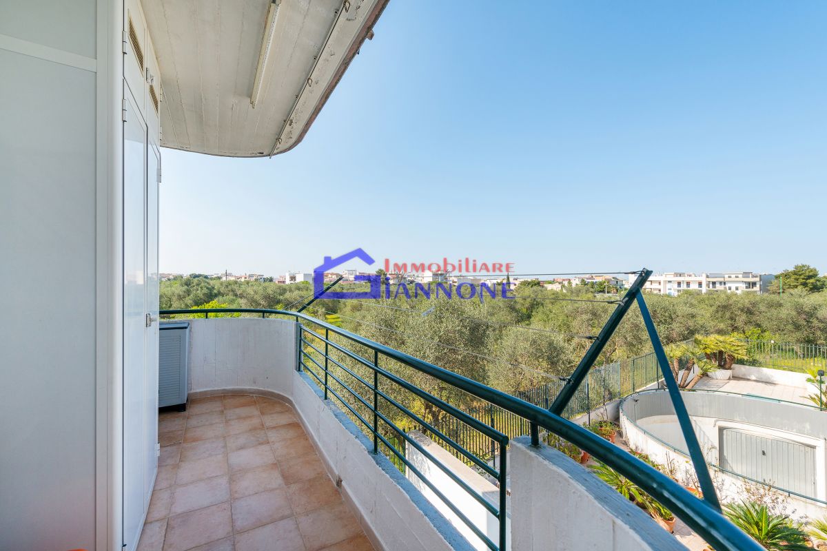 Appartamento di  3 vani /85 mq  a Bitetto (zona Zona Palazzetto dello Sport)