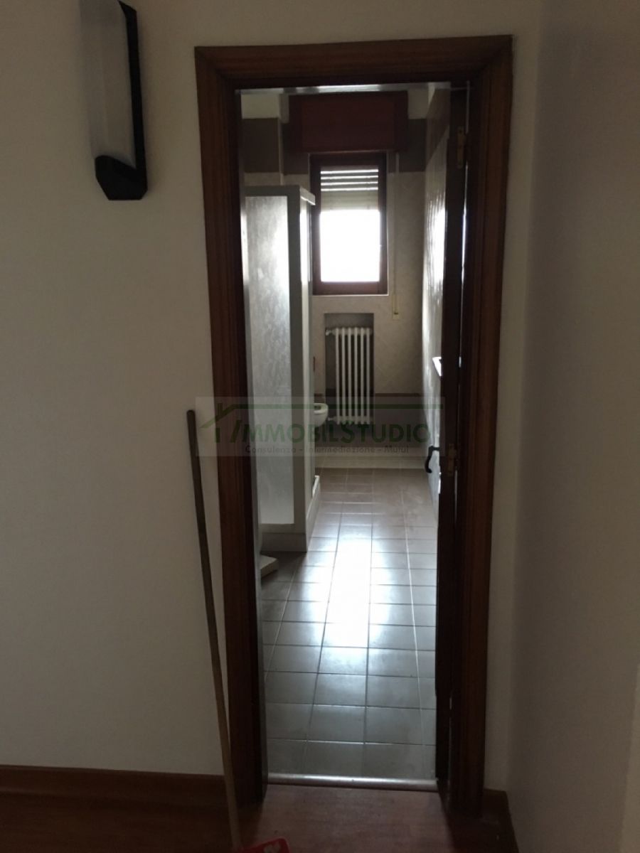 Appartamento di  3 vani /115 mq  a Bari - San Pasquale alta (zona PARCO DUE GIUGNO)