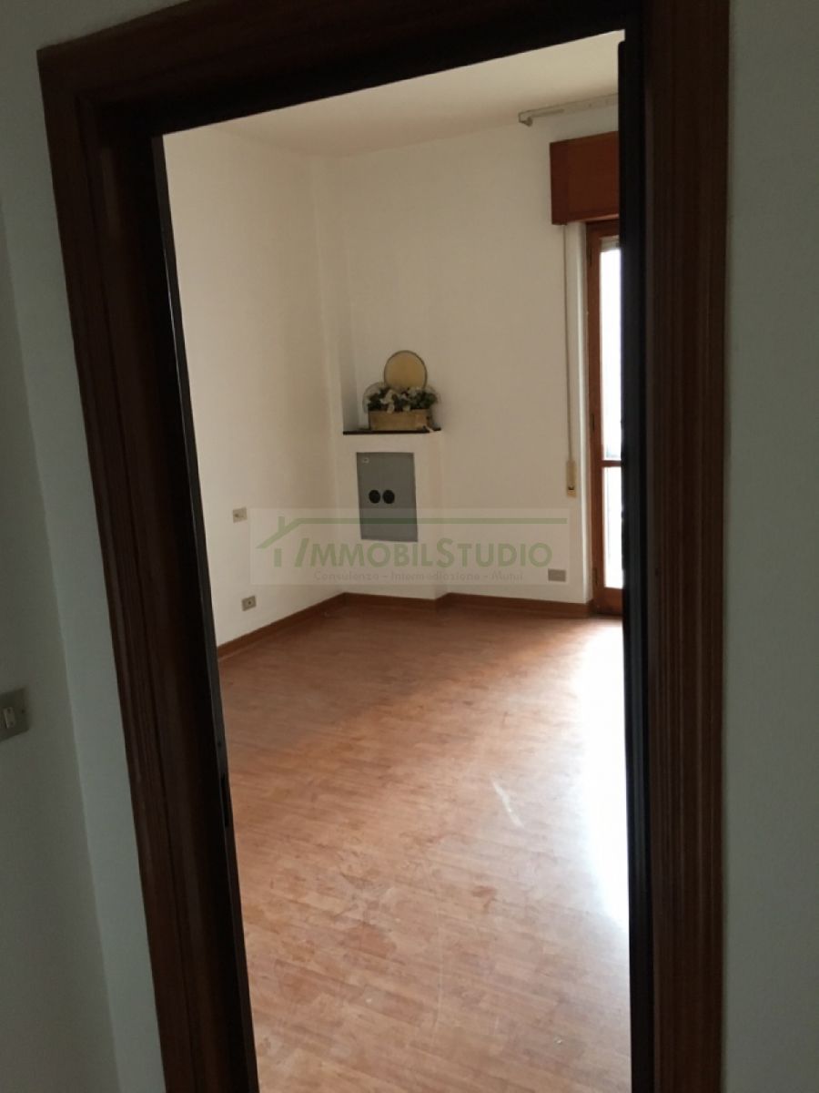 Appartamento di  3 vani /115 mq  a Bari - San Pasquale alta (zona PARCO DUE GIUGNO)