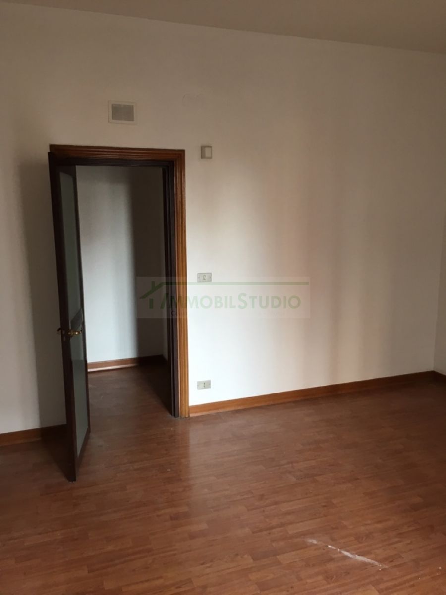 Appartamento di  3 vani /115 mq  a Bari - San Pasquale alta (zona PARCO DUE GIUGNO)