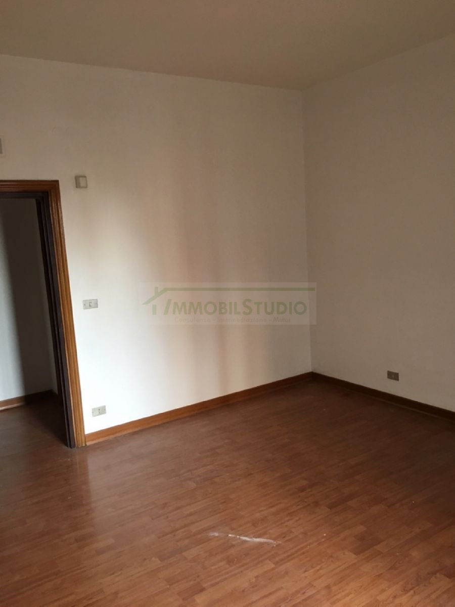 Appartamento di  3 vani /115 mq  a Bari - San Pasquale alta (zona PARCO DUE GIUGNO)