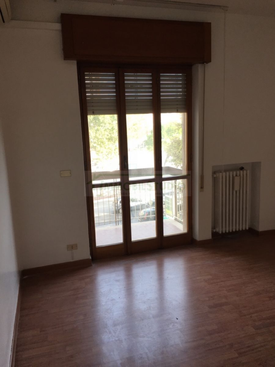 Appartamento di  3 vani /115 mq  a Bari - San Pasquale alta (zona PARCO DUE GIUGNO)