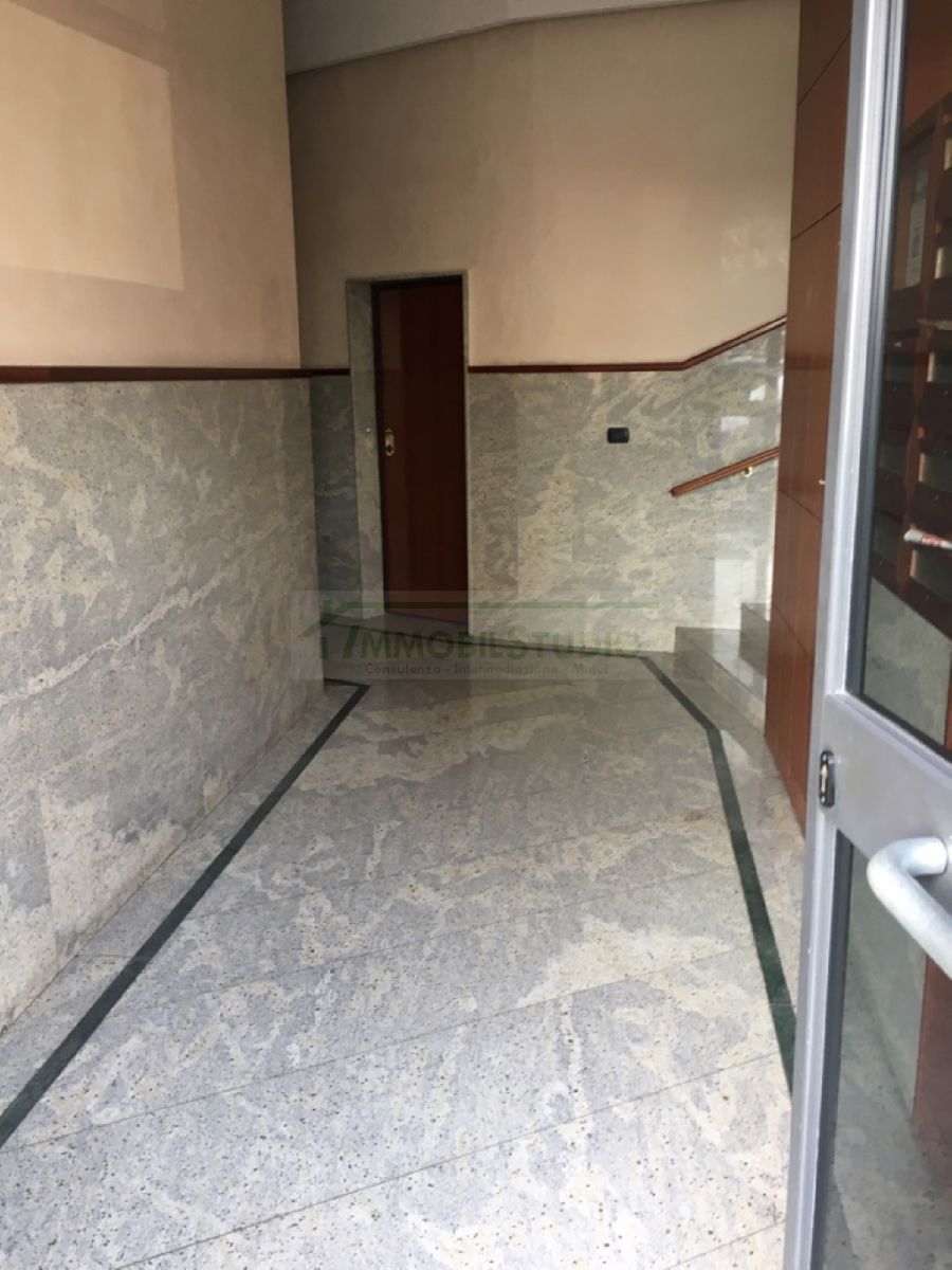 Appartamento di  3 vani /115 mq  a Bari - San Pasquale alta (zona PARCO DUE GIUGNO)