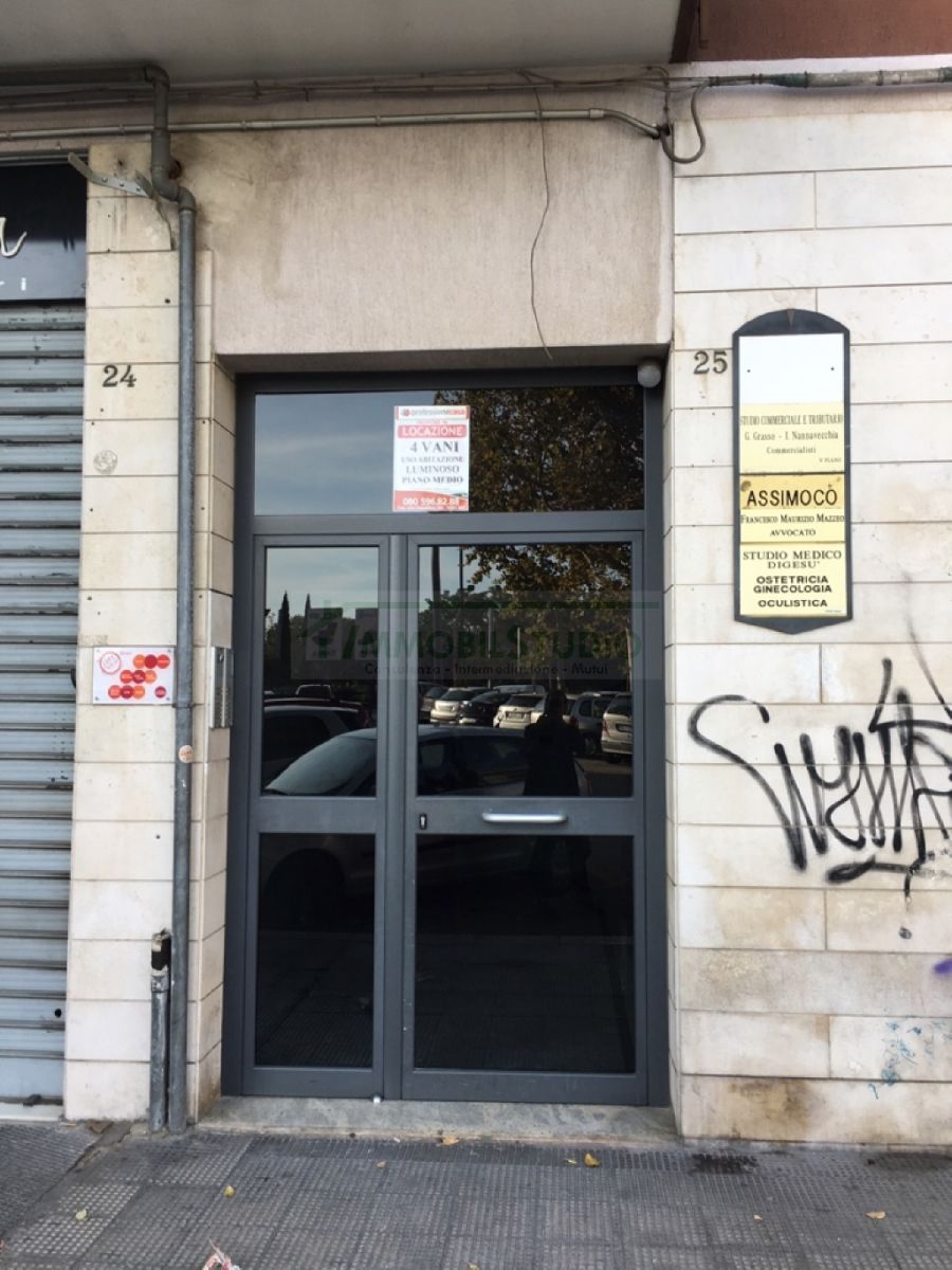 Appartamento di  3 vani /115 mq  a Bari - San Pasquale alta (zona PARCO DUE GIUGNO)