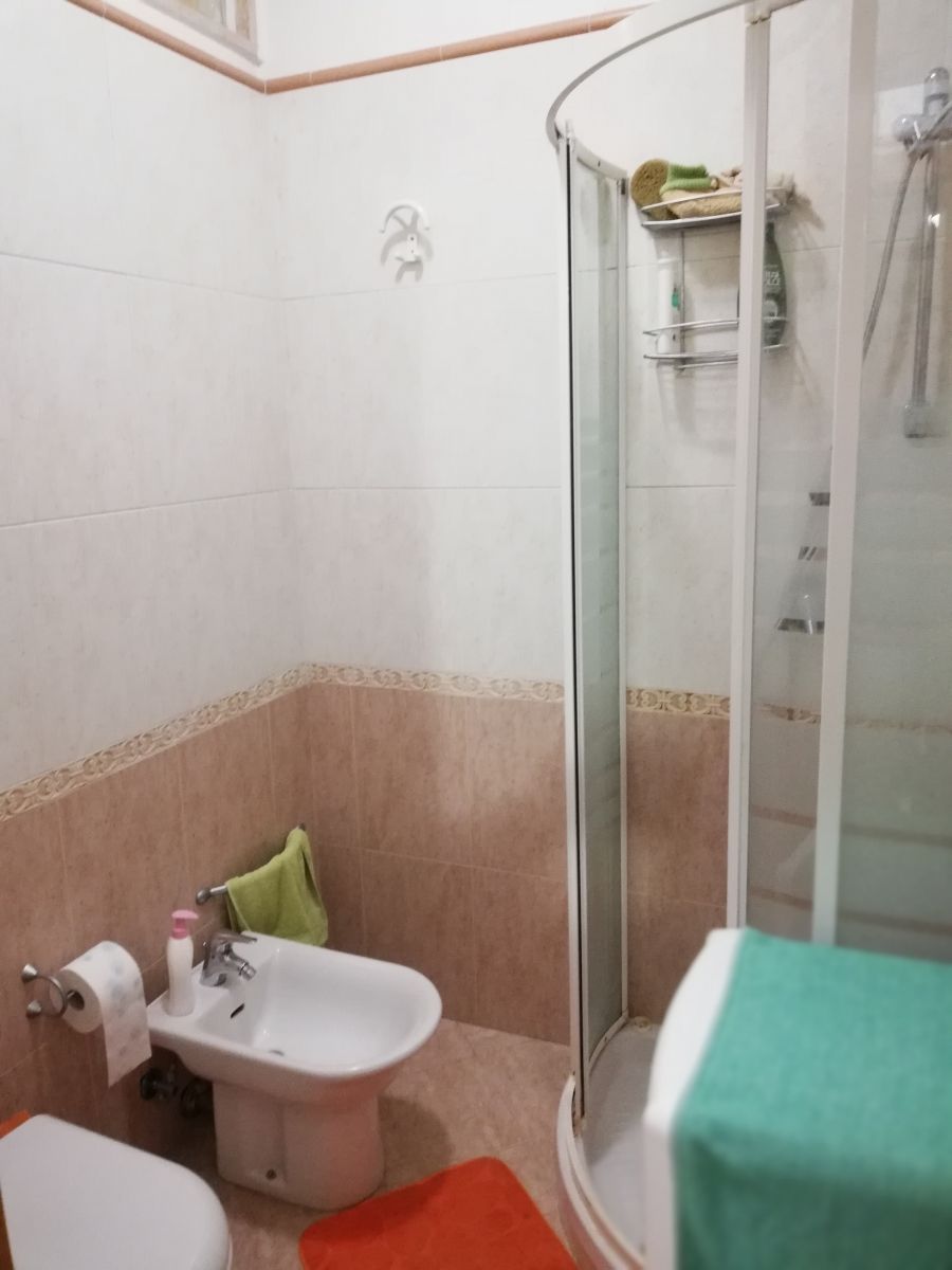 Villa unifamiliare di  5 vani /140 mq  a Triggiano (zona centrale )