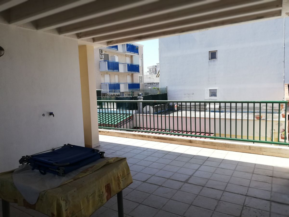 Villa unifamiliare di  5 vani /140 mq  a Triggiano (zona centrale )