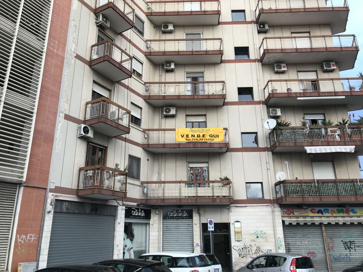 Appartamento di  3 vani /115 mq  a Bari - San Pasquale alta (zona PARCO DUE GIUGNO)