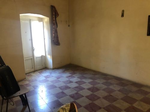 Casa indipendente di  3 vani /100 mq  a Bitetto (zona Centro Storico)