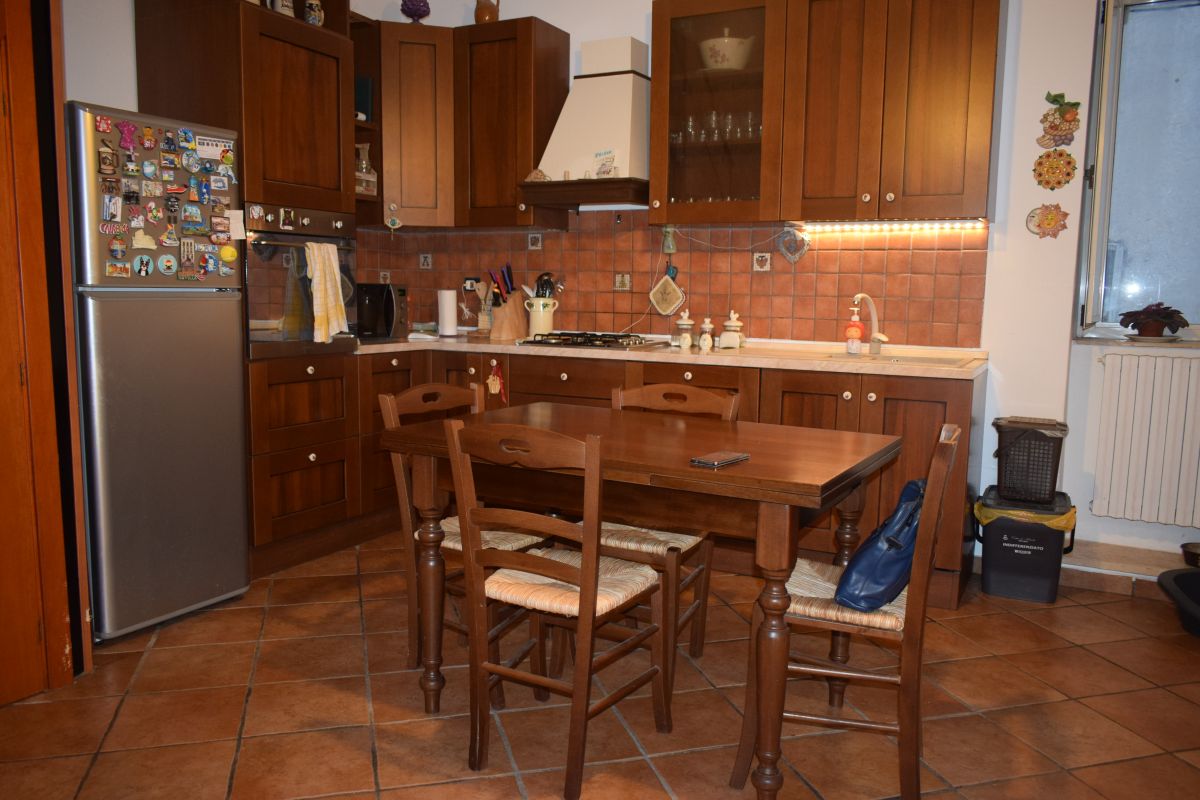 Casa indipendente di  3 vani /105 mq  a Bitetto (zona Centro Storico)