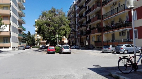 Appartamento di  5 vani /120 mq  a Bari - Japigia (zona Via Magna Grecia)