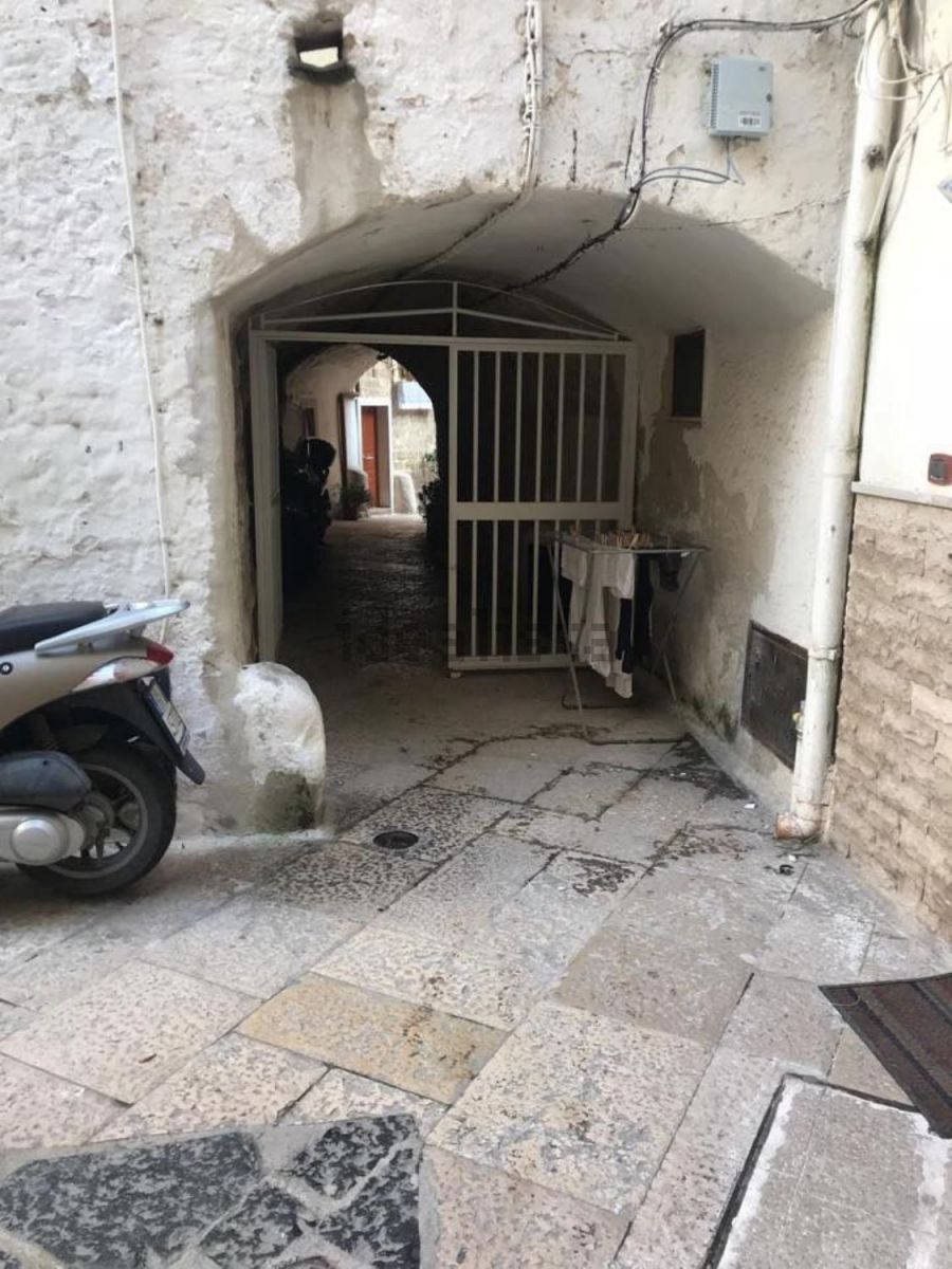 Casa indipendente di  4 vani /110 mq  a Bari - Murat (zona centro storico)