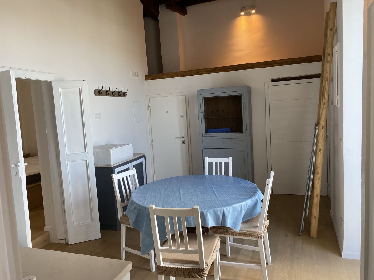 Appartamento di  3 vani /70 mq  a Bari - Borgo antico (zona Adiacenze Fortino)