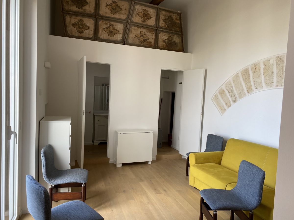 Appartamento di  3 vani /70 mq  a Bari - Borgo antico (zona Adiacenze Fortino)