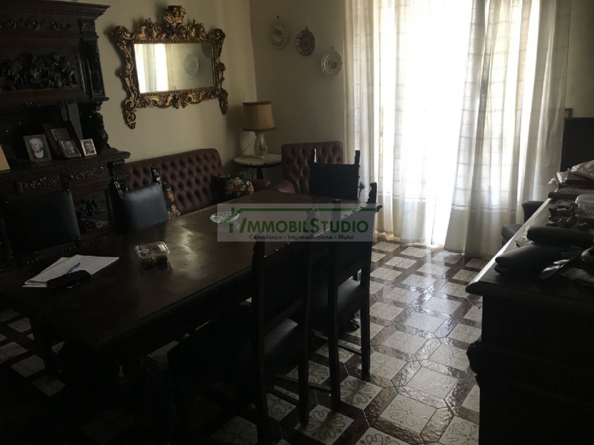 Appartamento di  3 vani /100 mq  a Bari - Madonnella (zona zona RAI)