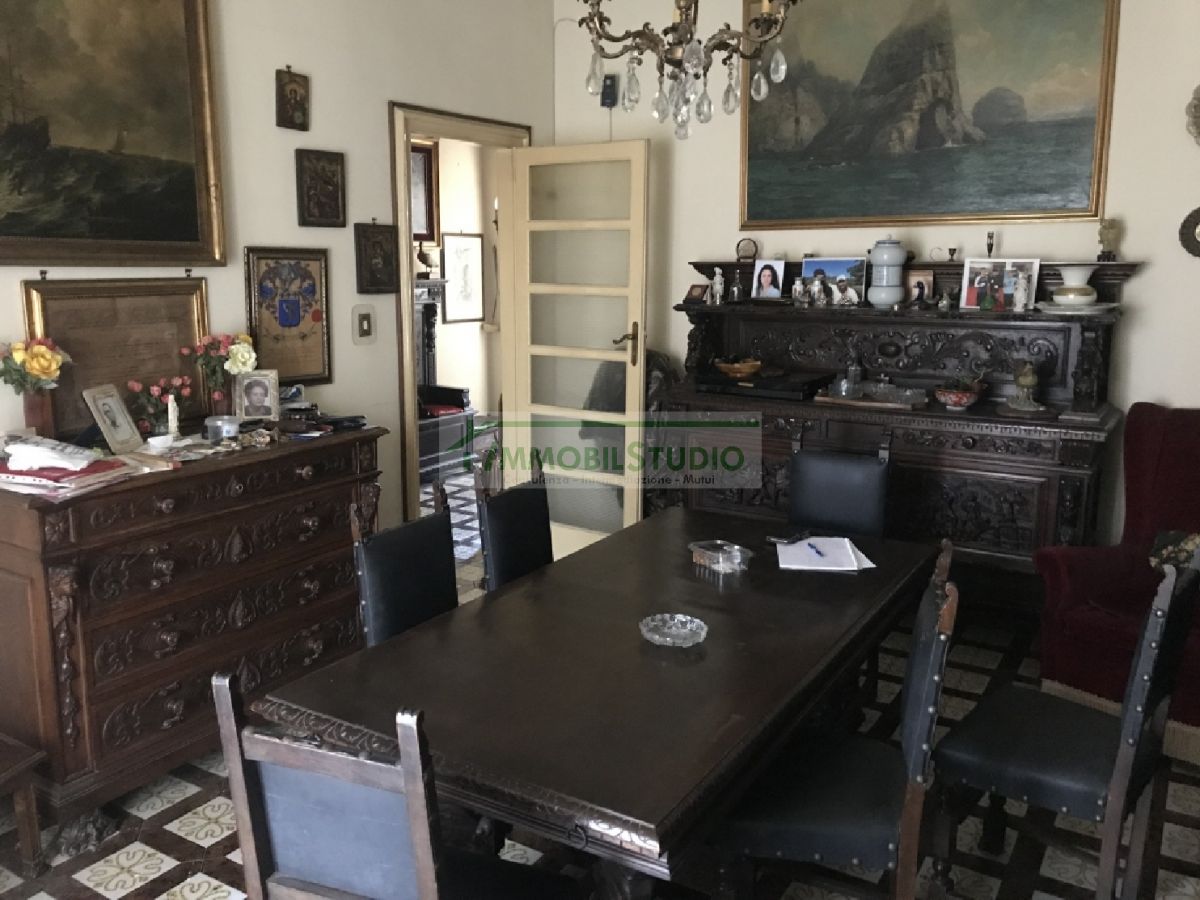 Appartamento di  3 vani /100 mq  a Bari - Madonnella (zona zona RAI)