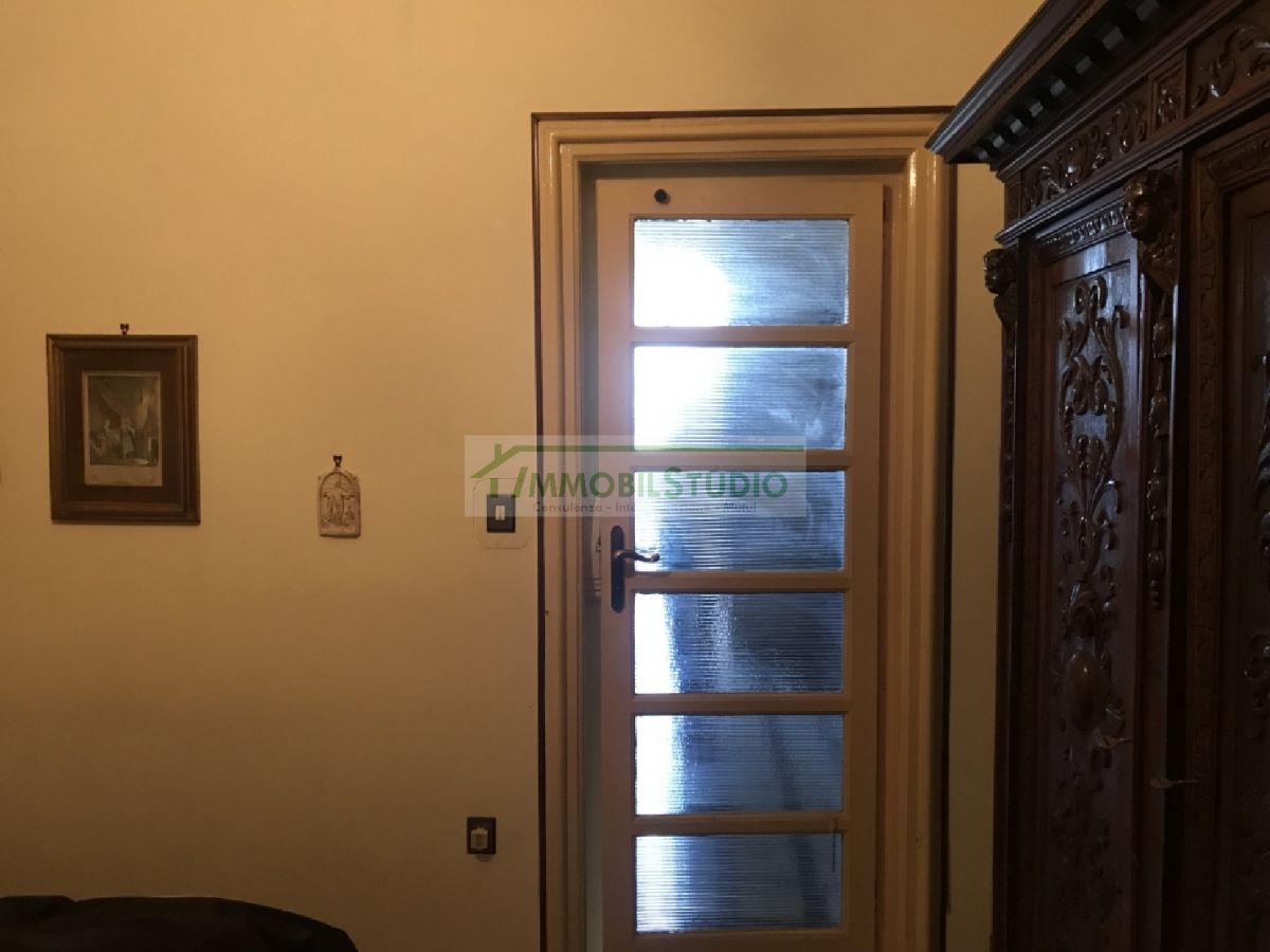 Appartamento di  3 vani /100 mq  a Bari - Madonnella (zona zona RAI)