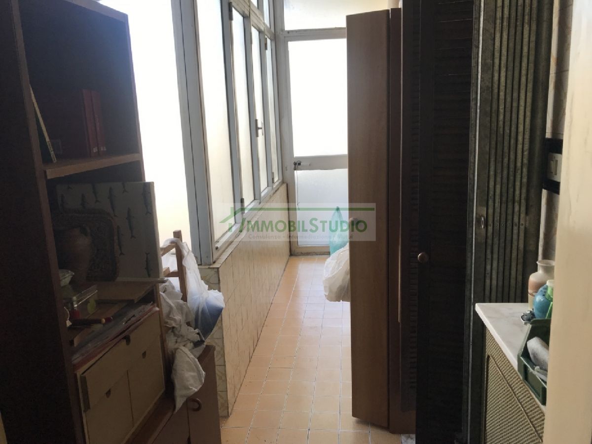 Appartamento di  3 vani /100 mq  a Bari - Madonnella (zona zona RAI)