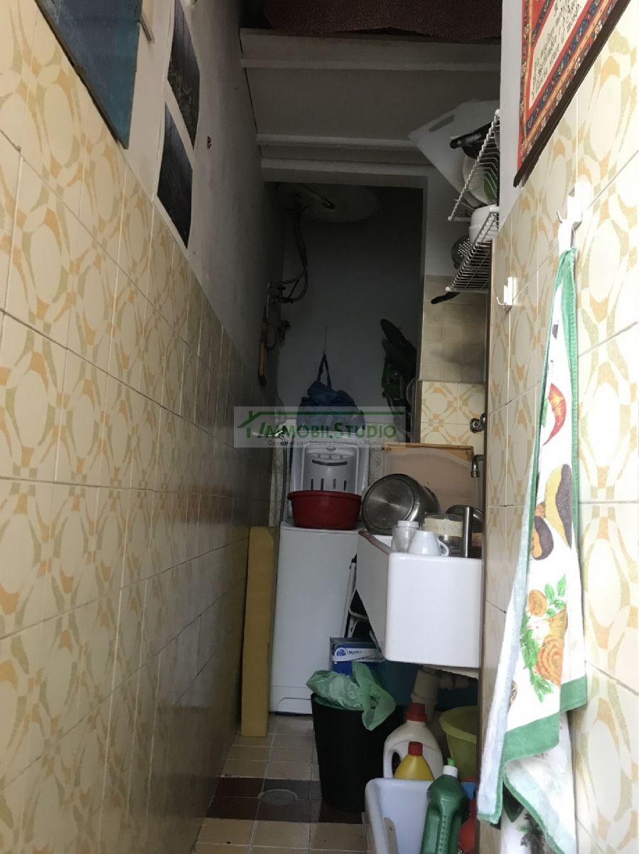 Appartamento di  3 vani /100 mq  a Bari - Madonnella (zona zona RAI)