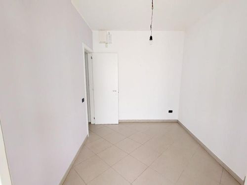 Appartamento di  3 vani /90 mq  a Bitetto (zona Centro)