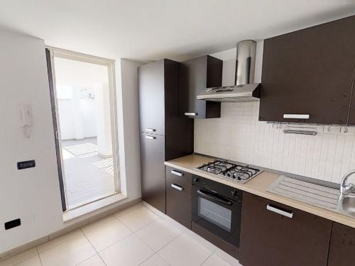 Appartamento di  3 vani /90 mq  a Bitetto (zona Centro)