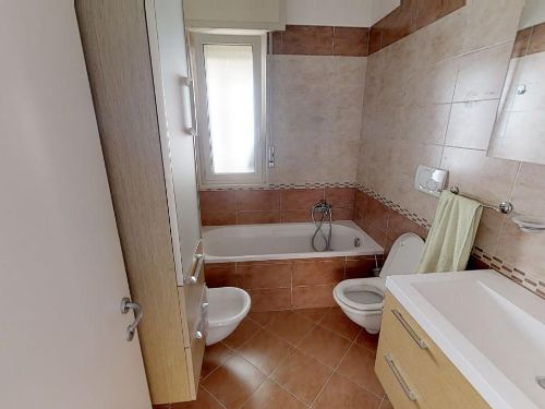 Appartamento di  3 vani /90 mq  a Bitetto (zona Centro)