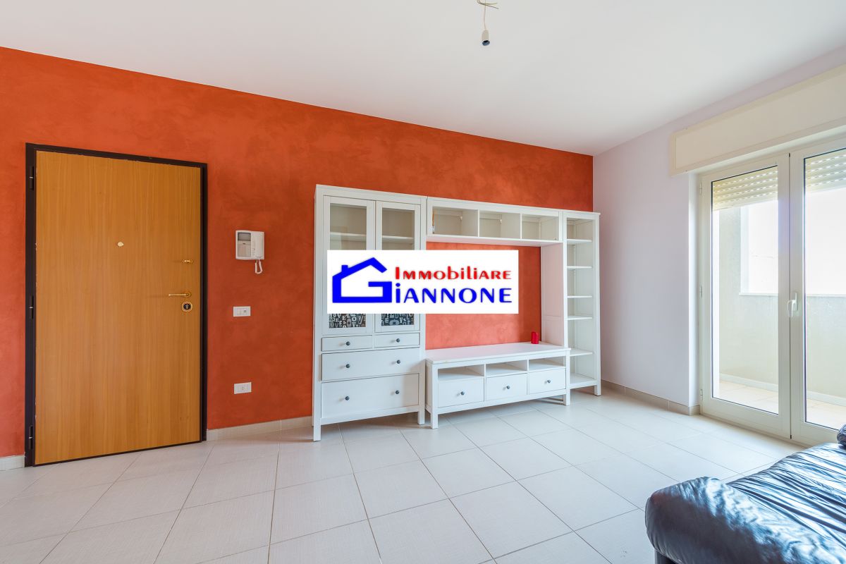 Appartamento di  3 vani /75 mq  a Bitetto (zona Via Beato Giacomo)