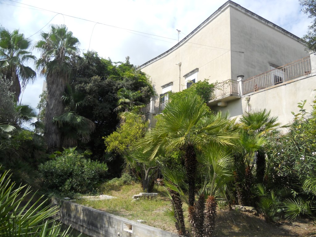 Villa di  10 vani /790 mq  a Bisceglie