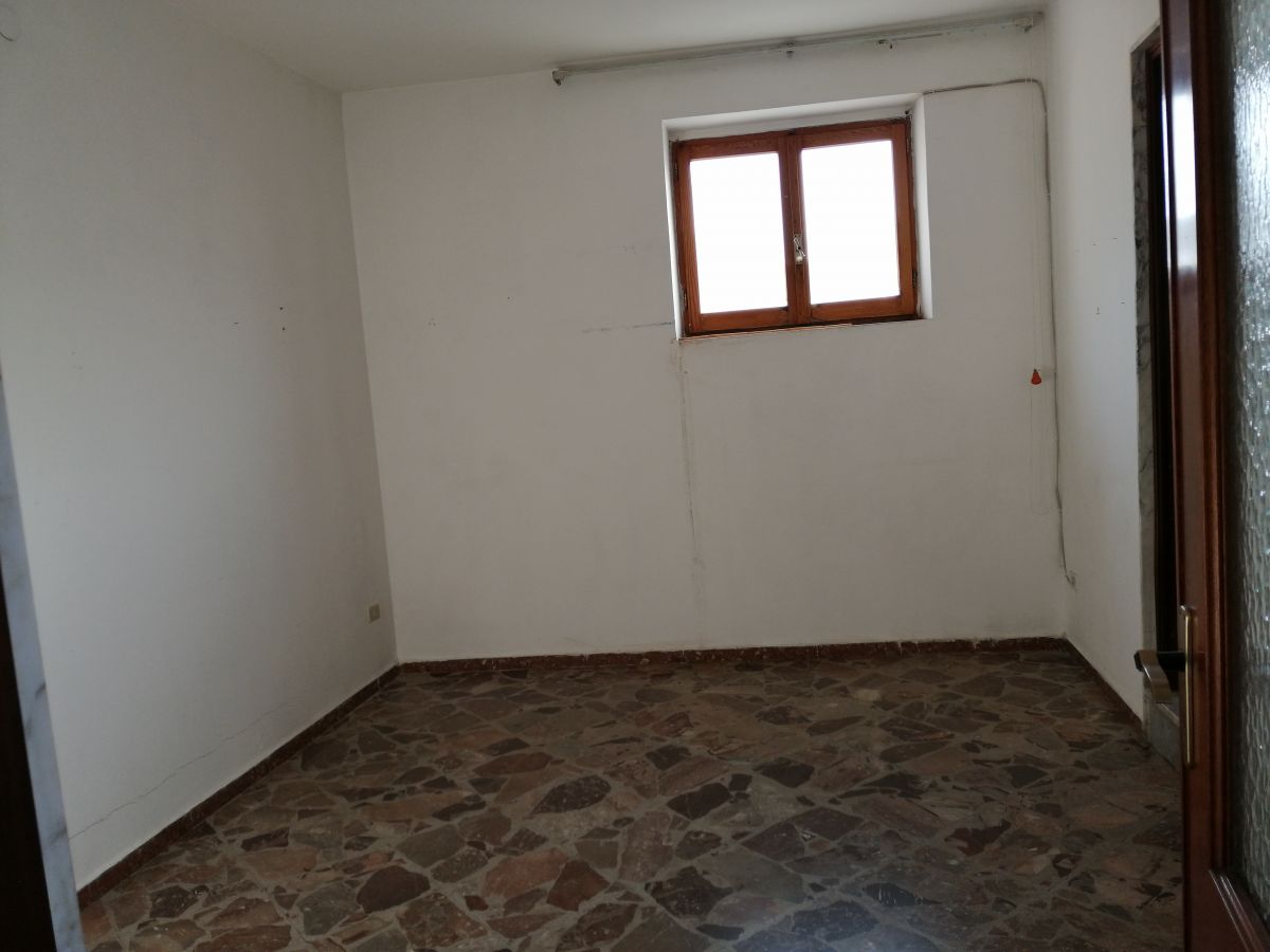 Appartamento di  3 vani /90 mq  a Bari - Ceglie del Campo