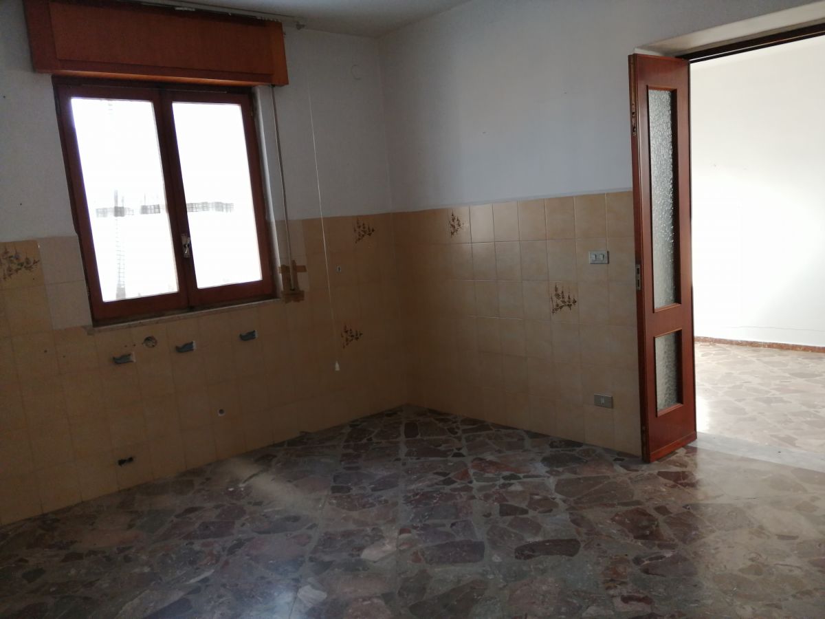 Appartamento di  3 vani /90 mq  a Bari - Ceglie del Campo