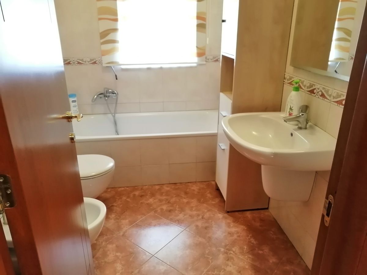 Appartamento di  3 vani /90 mq  a Andria (zona pineta)