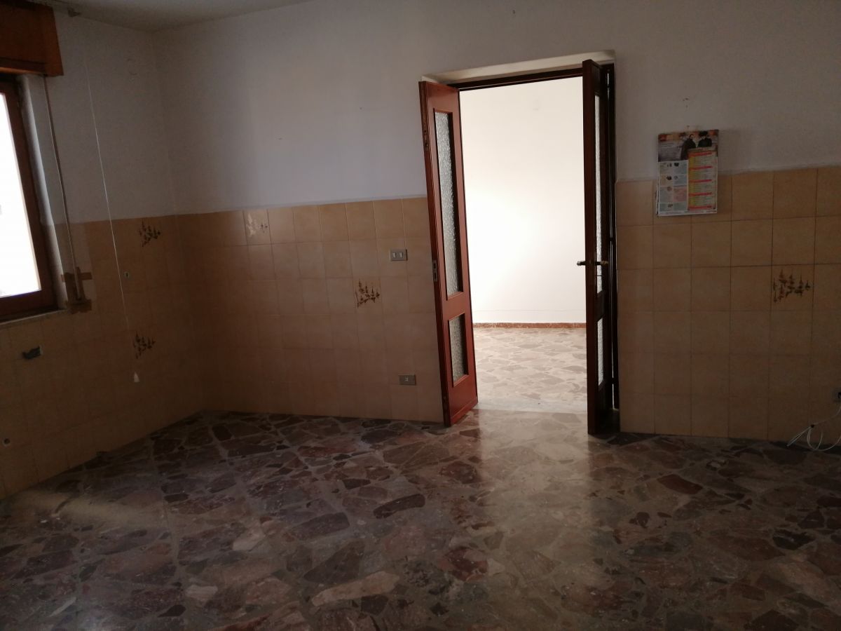 Appartamento di  3 vani /90 mq  a Bari - Ceglie del Campo