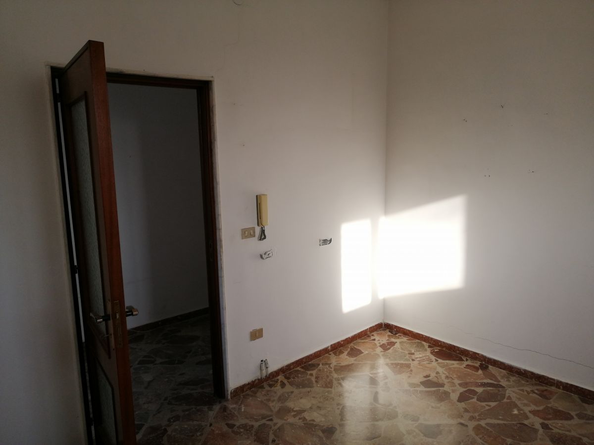 Appartamento di  3 vani /90 mq  a Bari - Ceglie del Campo