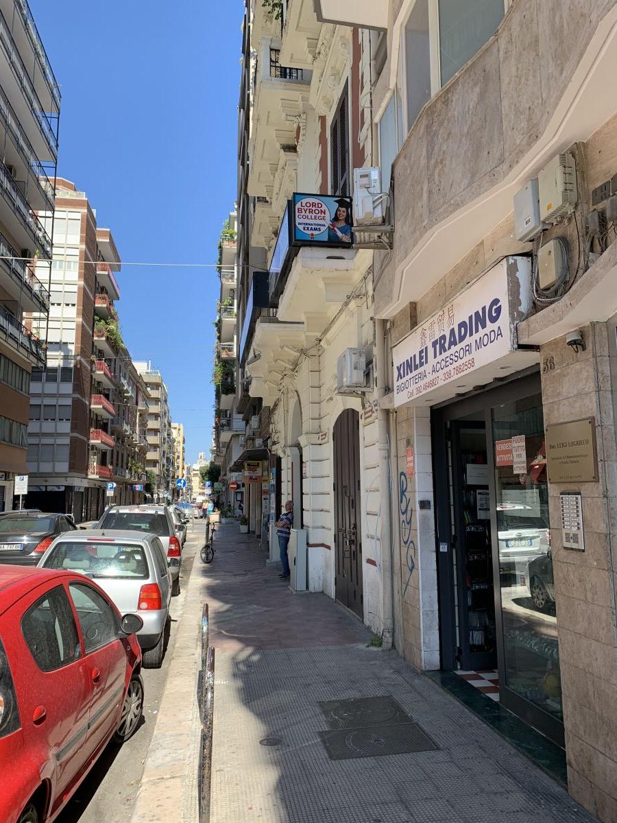 Locale commerciale / Negozio/110 mq  a Bari - Murat