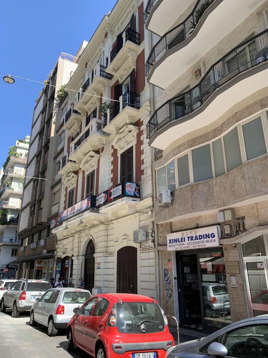 Locale commerciale / Negozio/110 mq  a Bari - Murat