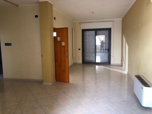 Appartamento di  3 vani /100 mq  a Bitetto (zona zona estramurale)