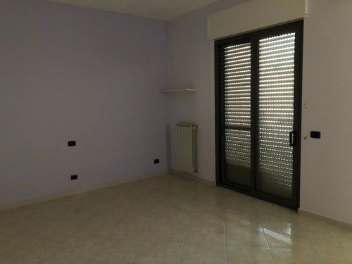 Appartamento di  3 vani /100 mq  a Bitetto (zona zona estramurale)