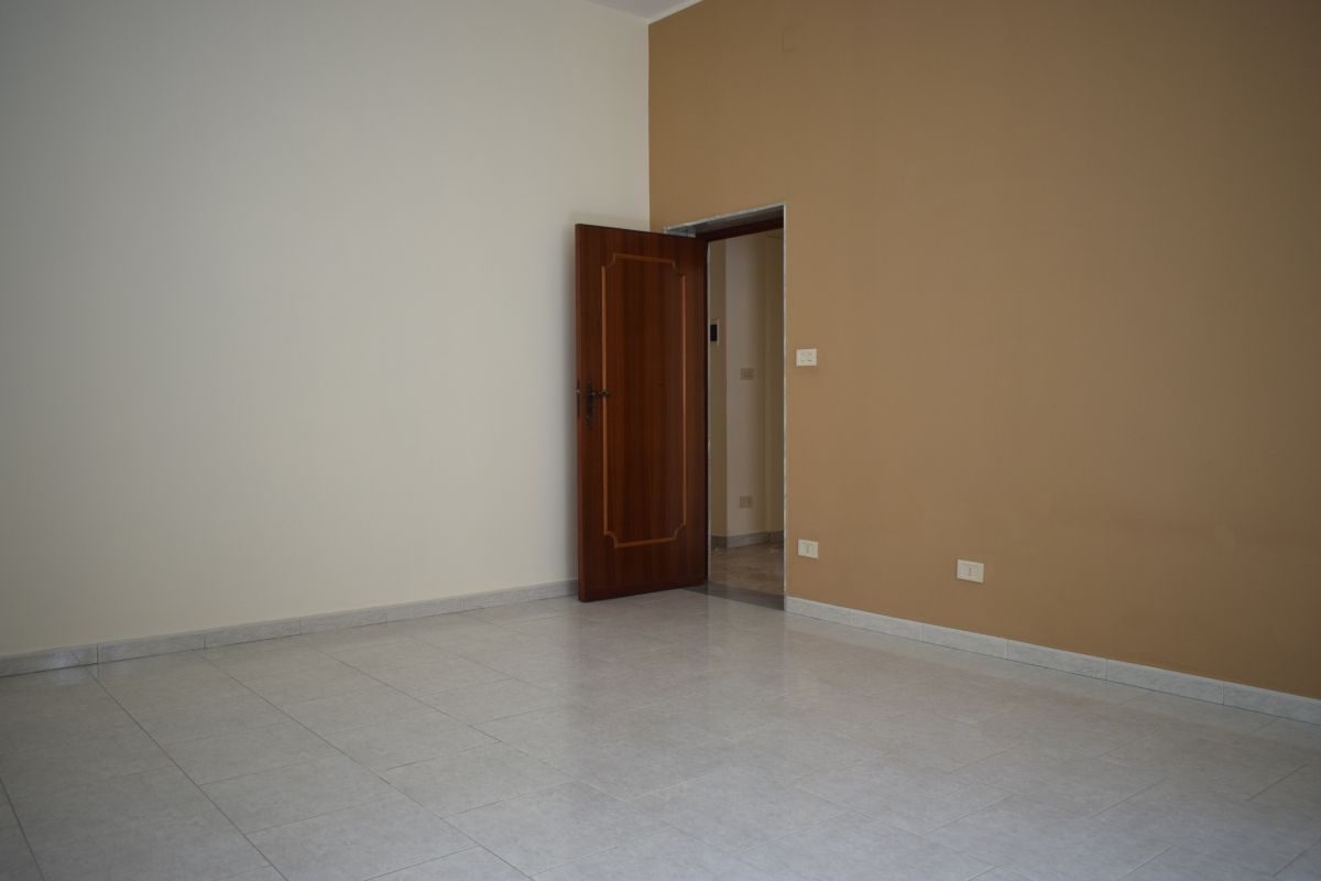 Appartamento di  3 vani /100 mq  a Bitetto (zona zona estramurale)