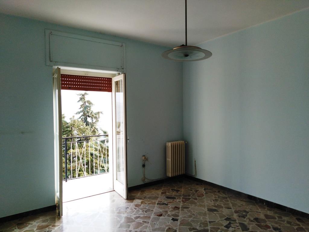 Appartamento di  5 vani /90 mq  a Minervino Murge (zona faro)