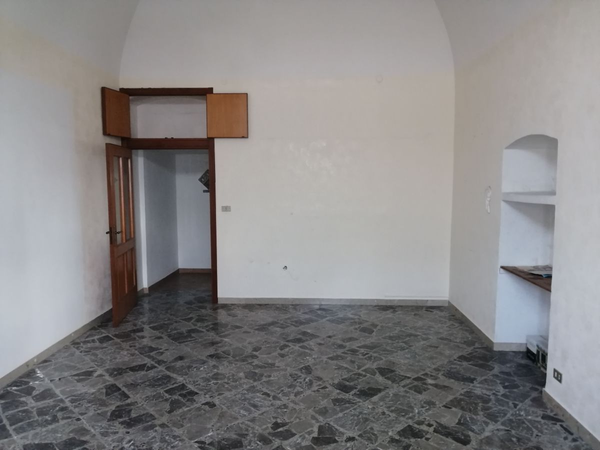 Casa indipendente di  2 vani /57 mq  a Bari - Ceglie del Campo