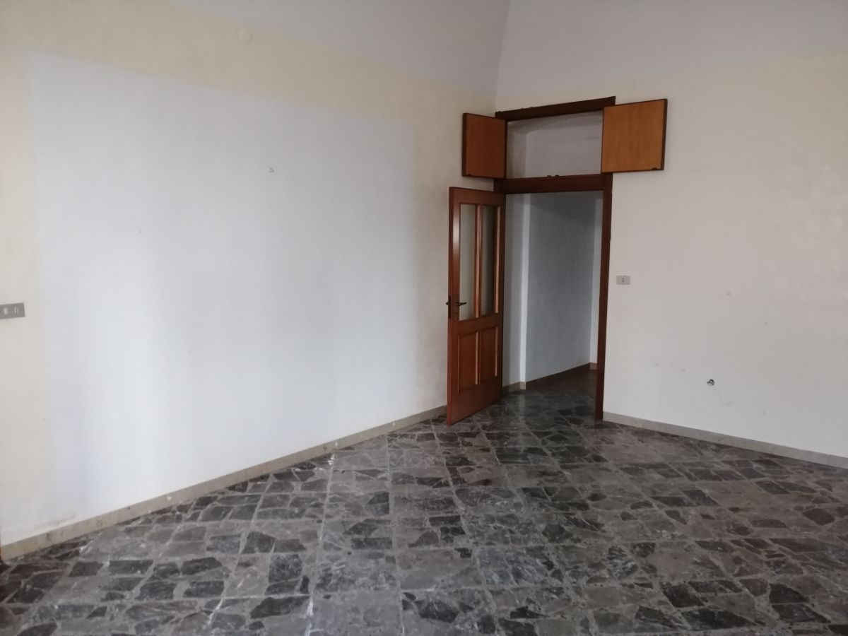 Casa indipendente di  2 vani /57 mq  a Bari - Ceglie del Campo