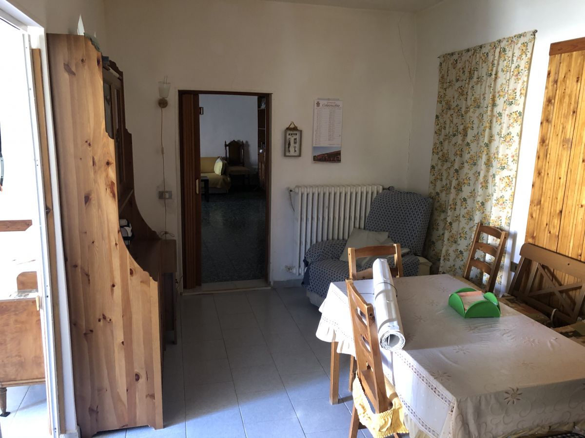 Casa indipendente di  5 vani /150 mq  a Bari - Loseto