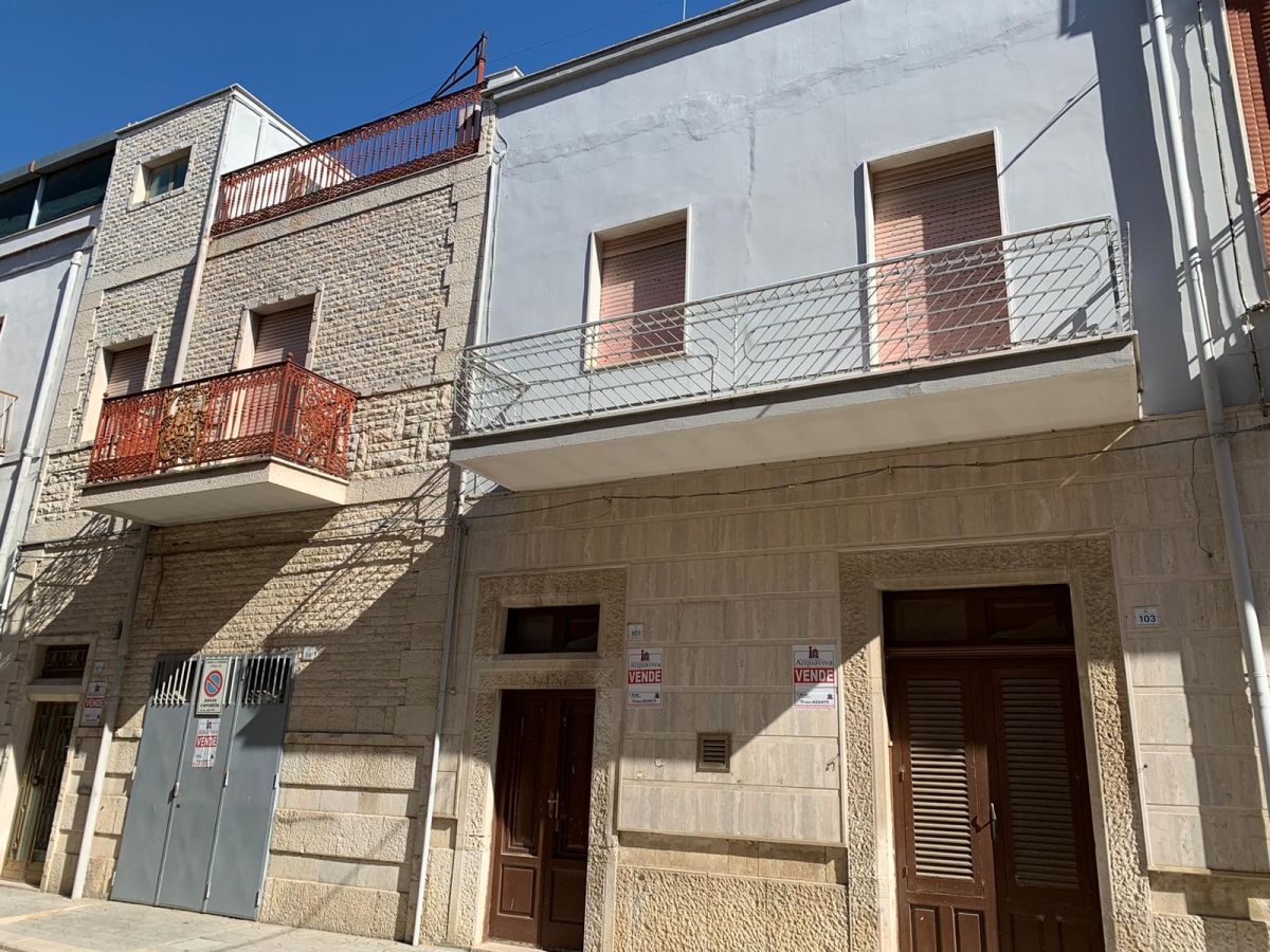 Casa indipendente di  6 vani /220 mq  a San Ferdinando di Puglia (zona Chiesa S.S. Rosario)