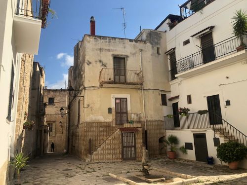 Casa indipendente di  4 vani /160 mq  a Bitetto (zona Centro Storico)