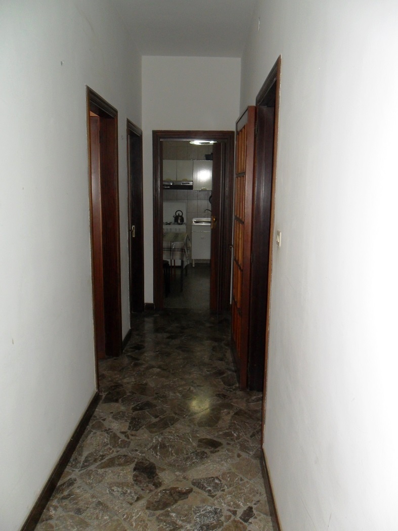 Appartamento di  3 vani /103 mq  a Bari - Murat (zona semicentrale)