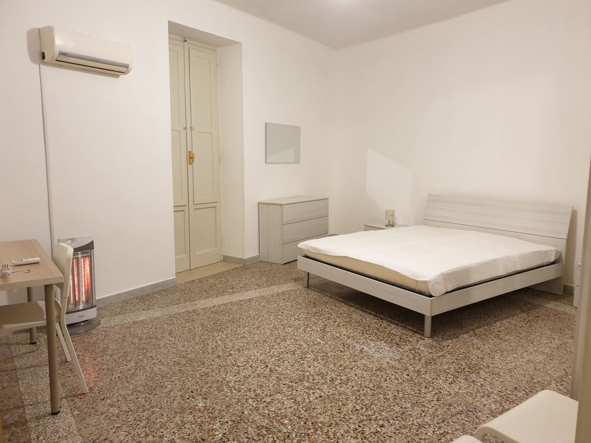 Appartamento di  2 vani /50 mq  a Bari - Libertà  (zona Centrale)